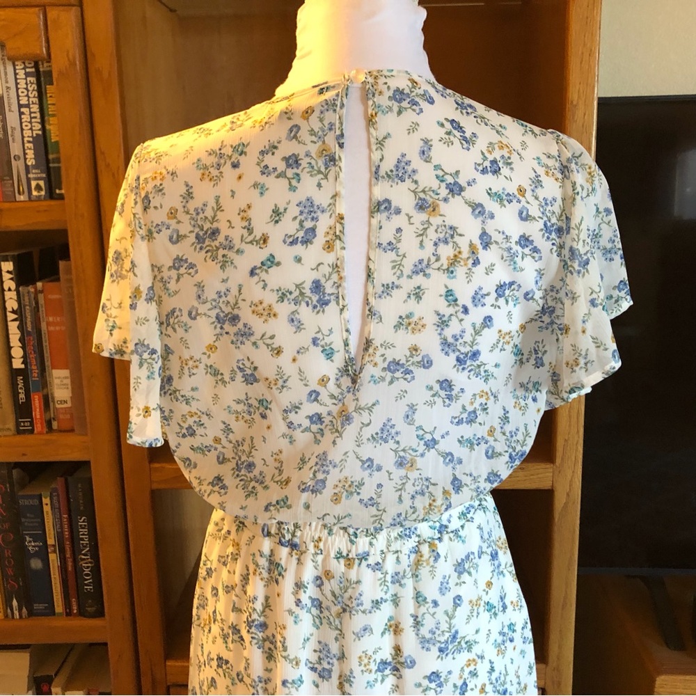 👗EUC Trixxi floral dress - Picture 5 of 8